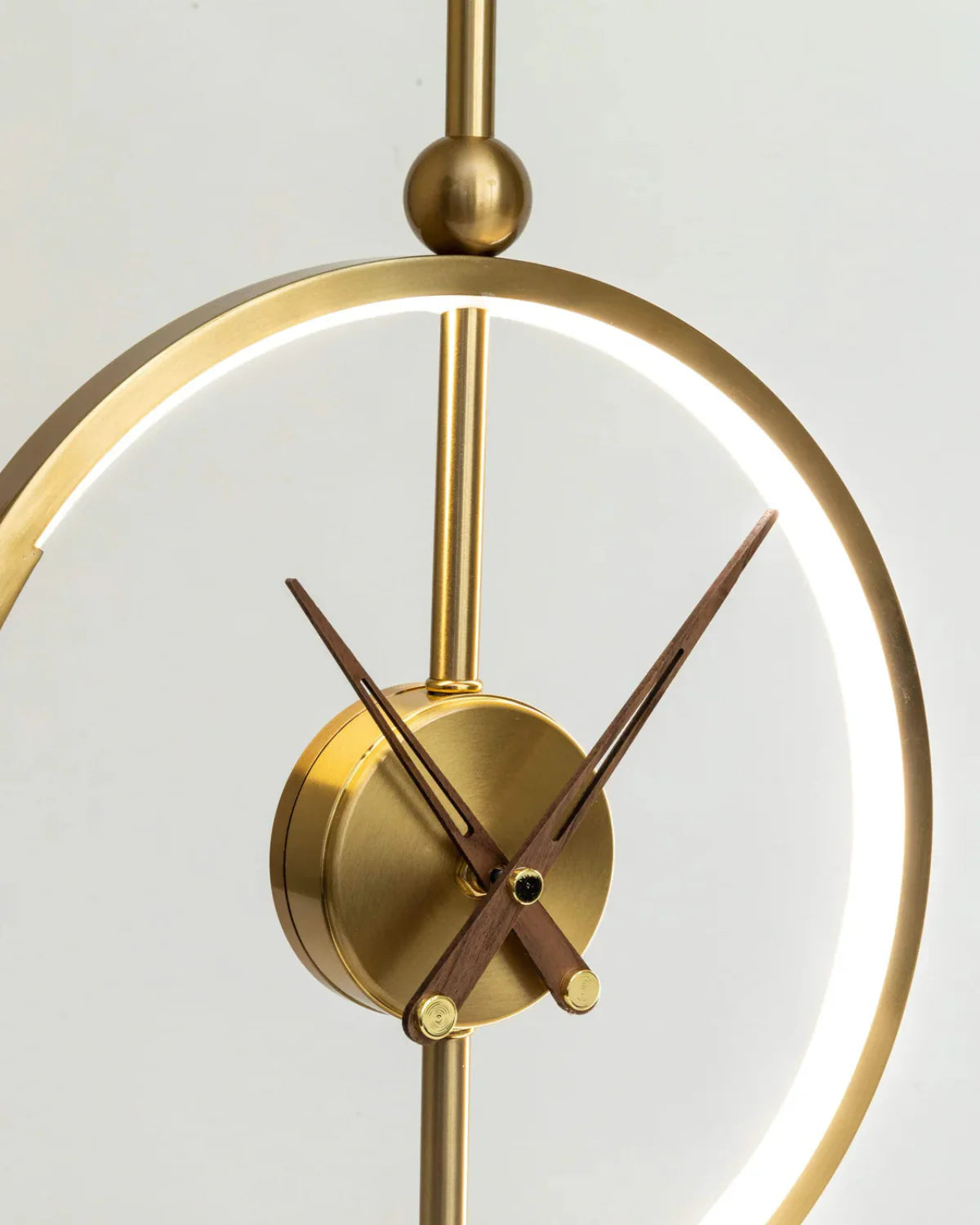 Aurvelle - Minimalist Sculptural Desk Clock